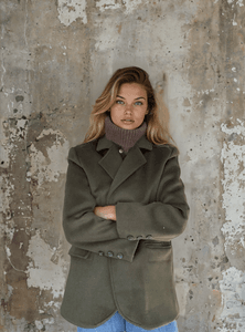 Hovedbilde HALSVARMEREN Brun